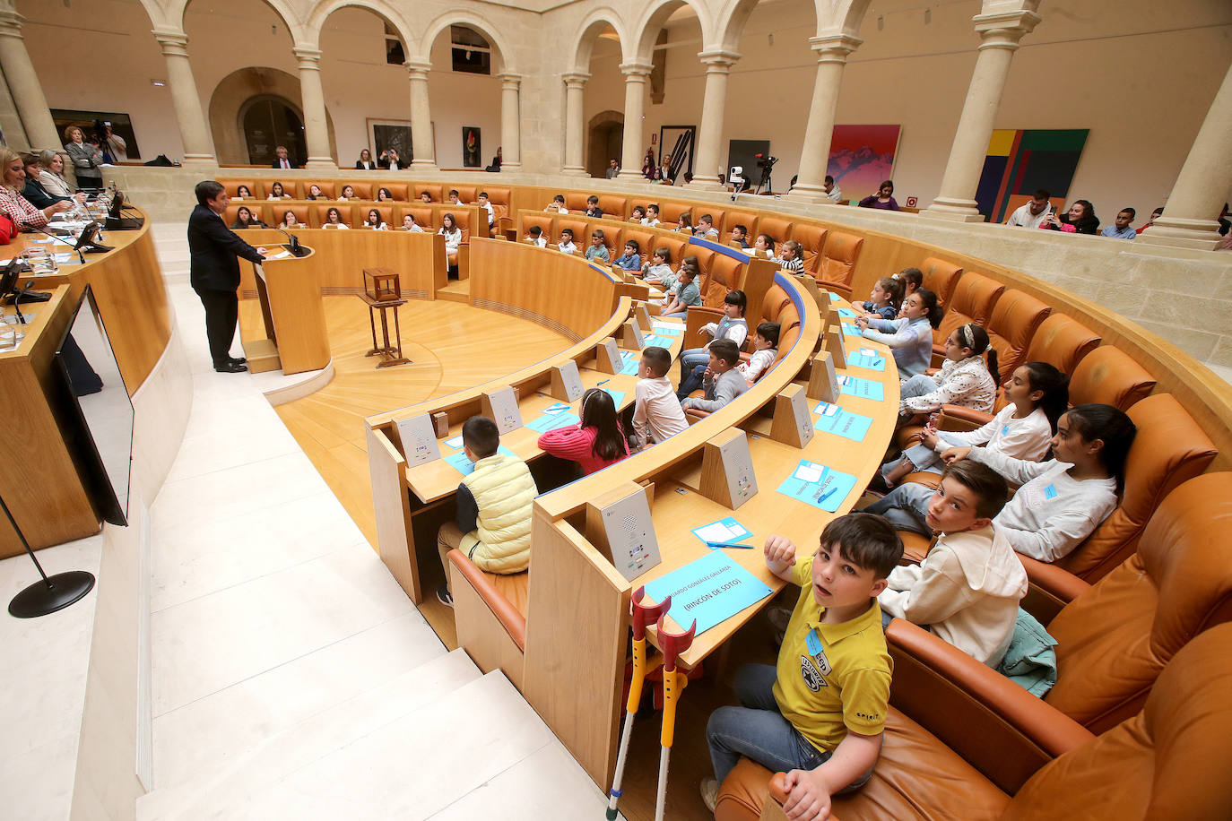 El Parlamento de La Rioja acoge la celebración del Pleno infantil