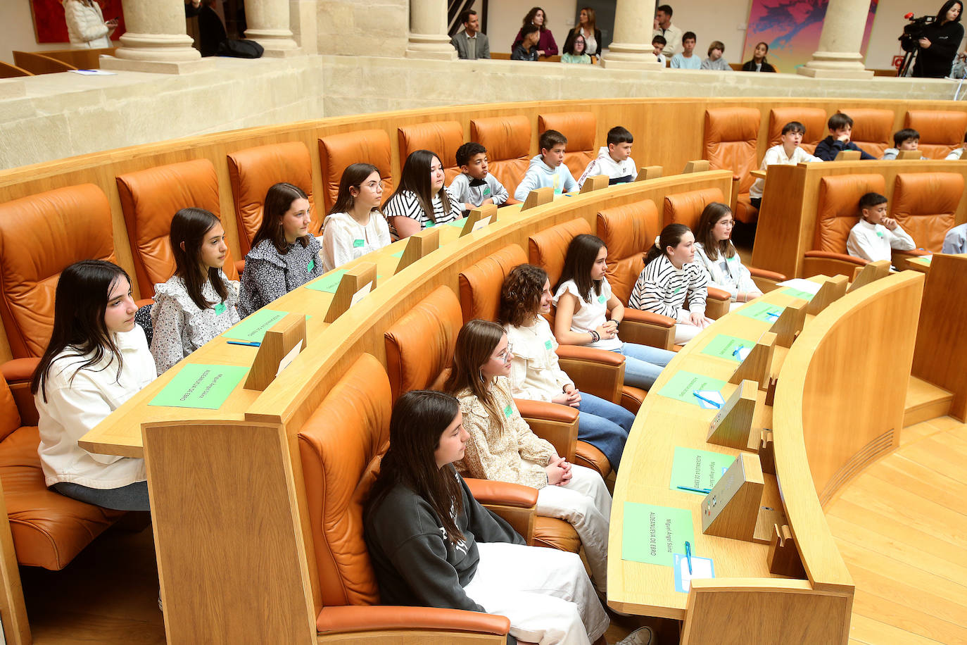 El Parlamento de La Rioja acoge la celebración del Pleno infantil