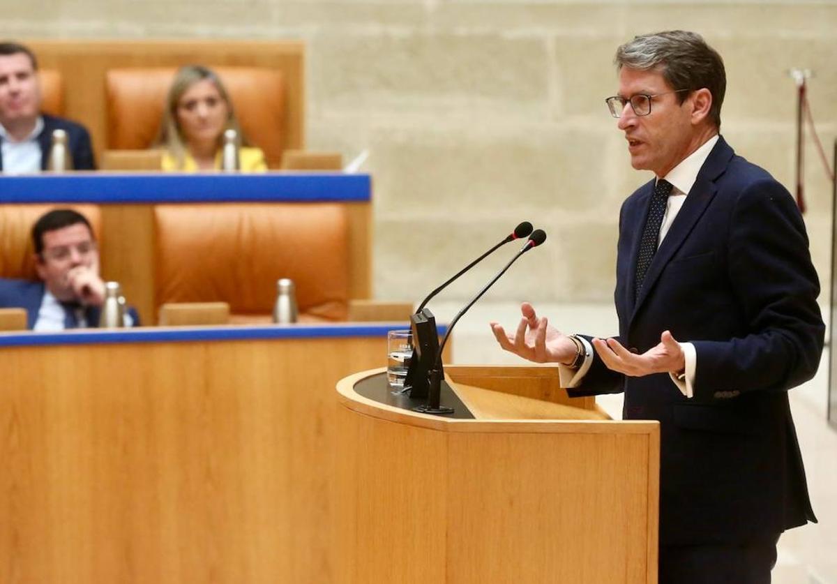 El presidente Capellán, esta mañana en el pleno del Parlamento