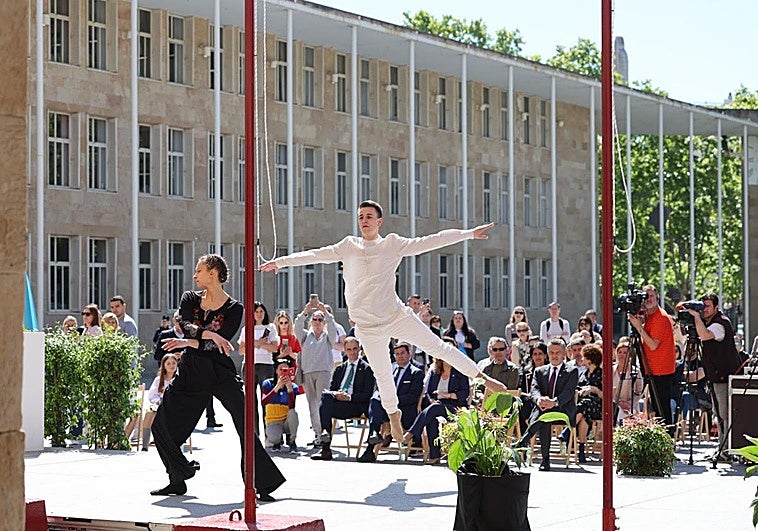 Anna Dzioubenko e Iker Hernández han bailado en el acto de entrega de la estrella.