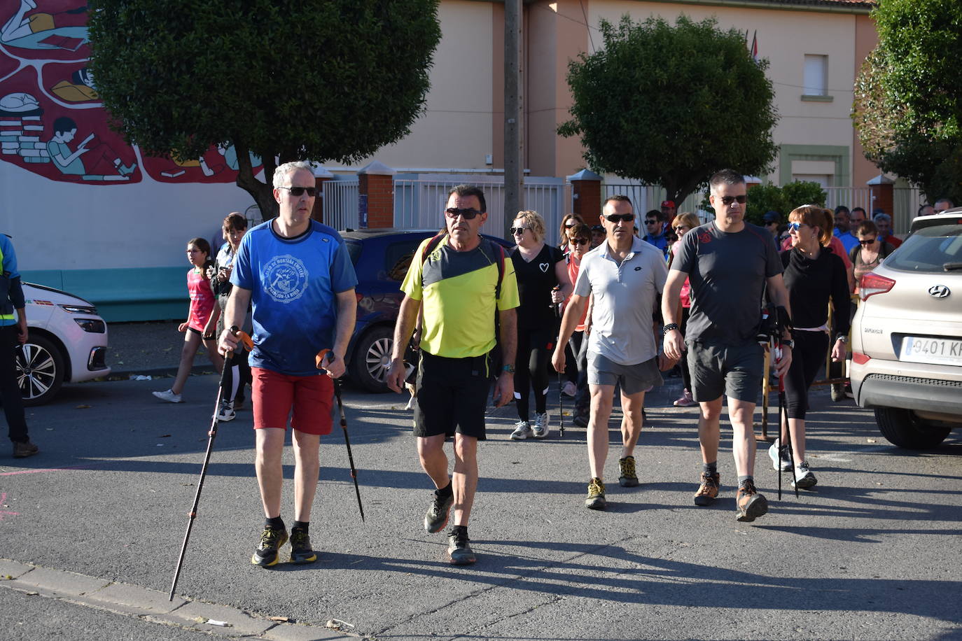 Dos marchas senderistas reúnen más de trescientas personas en Pradejón y Rincón de Soto