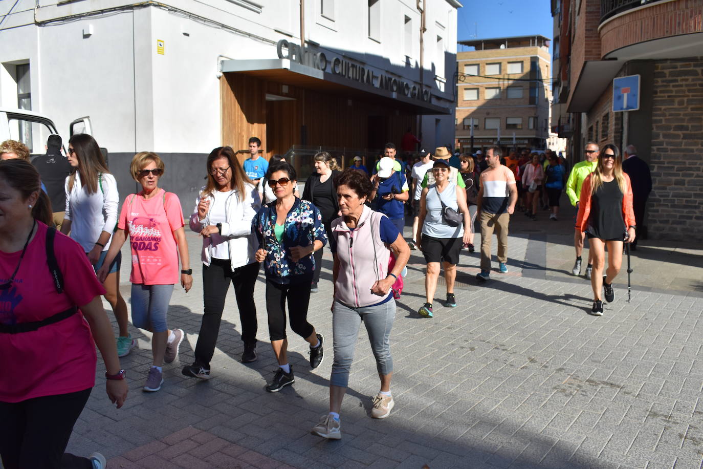 Dos marchas senderistas reúnen más de trescientas personas en Pradejón y Rincón de Soto