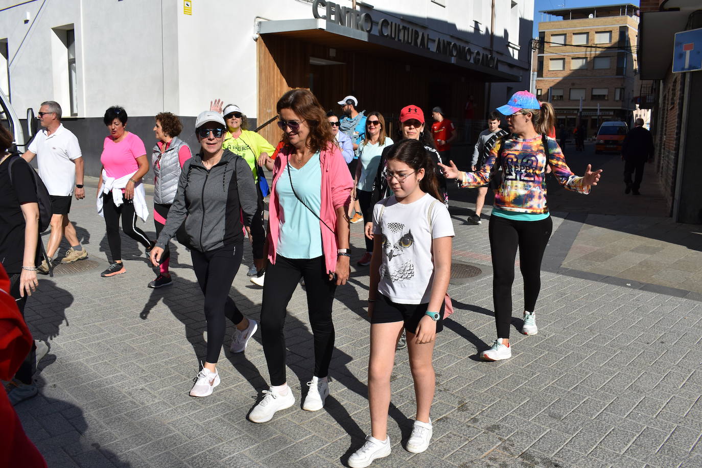 Dos marchas senderistas reúnen más de trescientas personas en Pradejón y Rincón de Soto