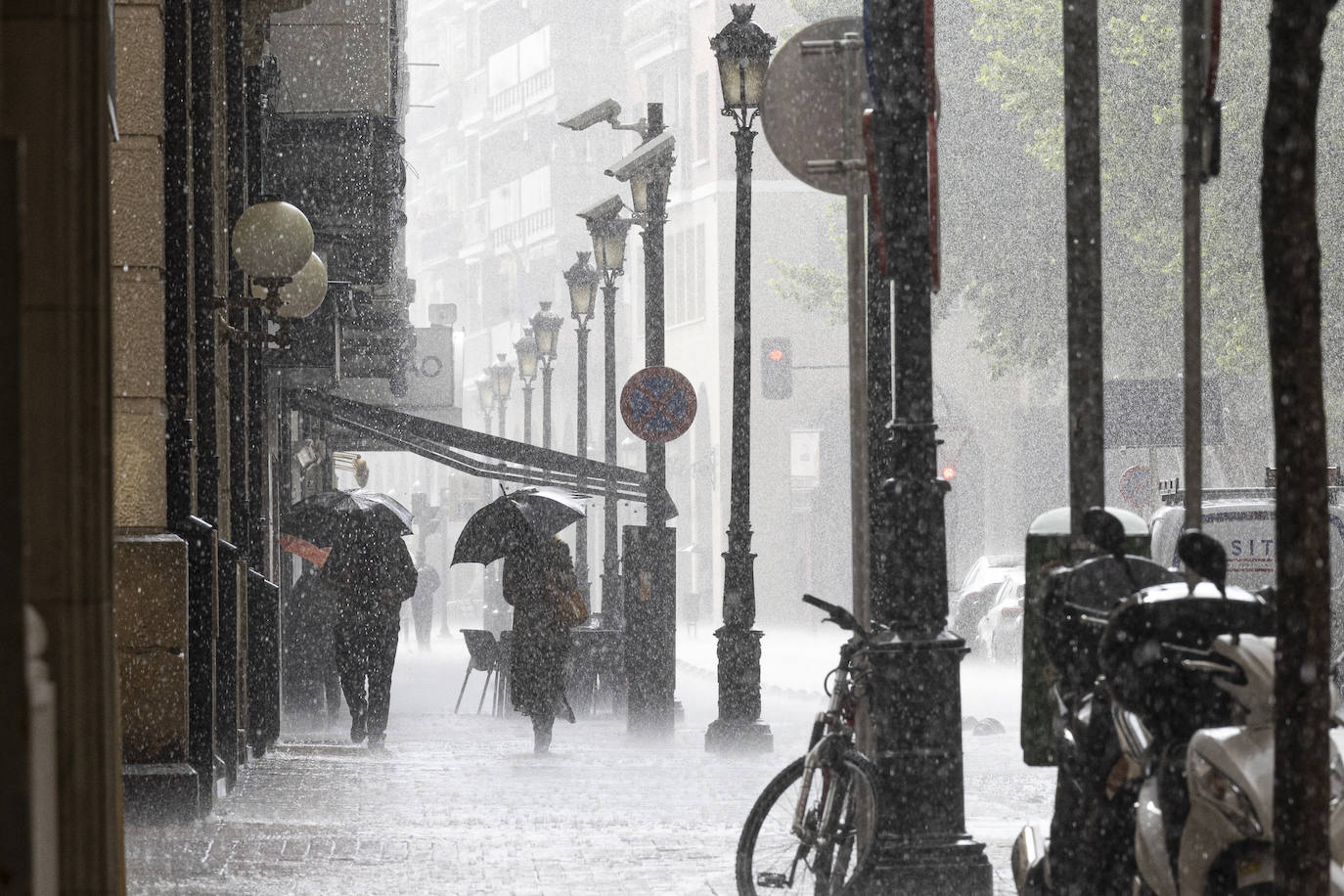 Intensa tormenta sobre Logroño