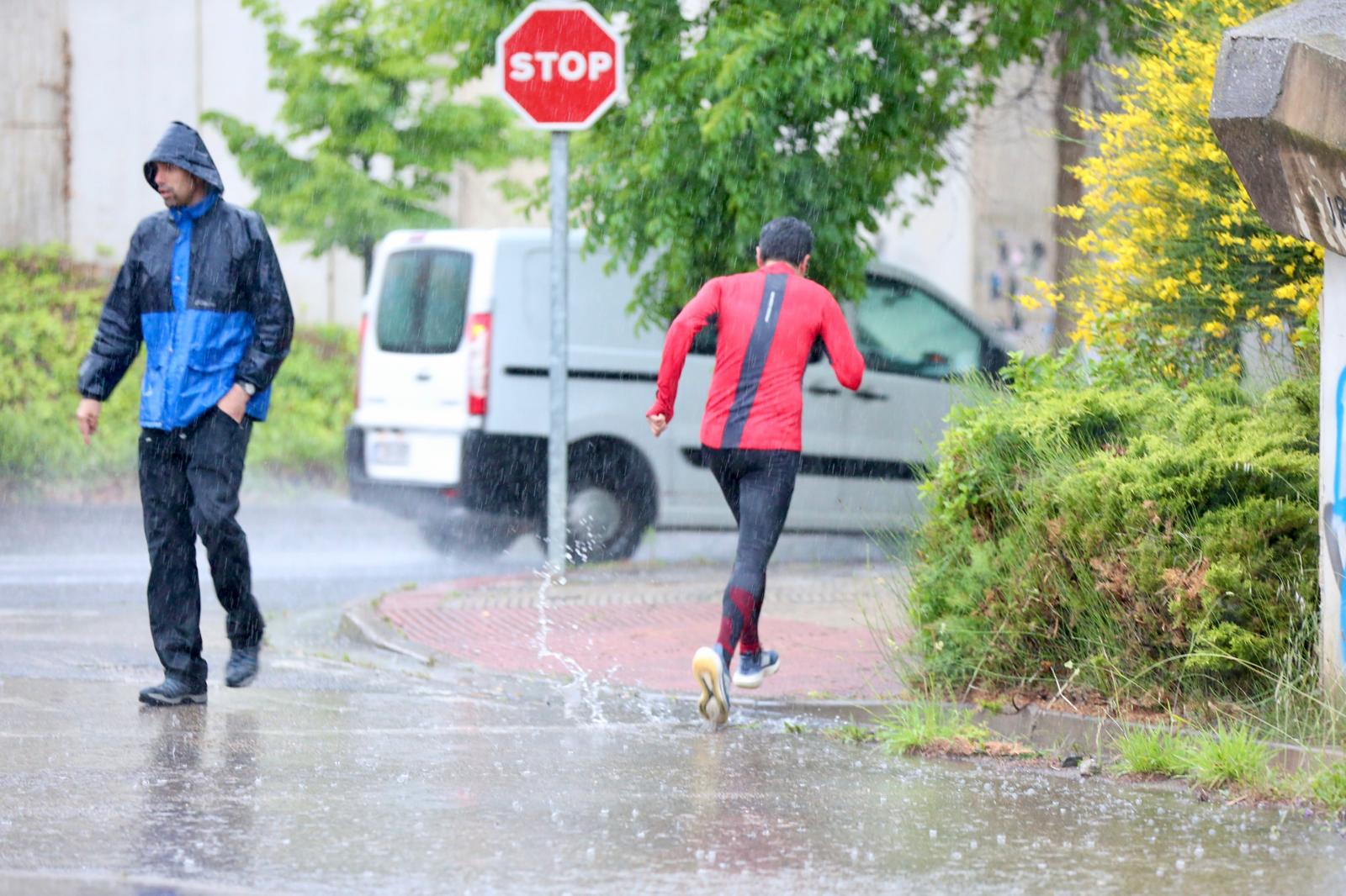 Intensa tormenta sobre Logroño