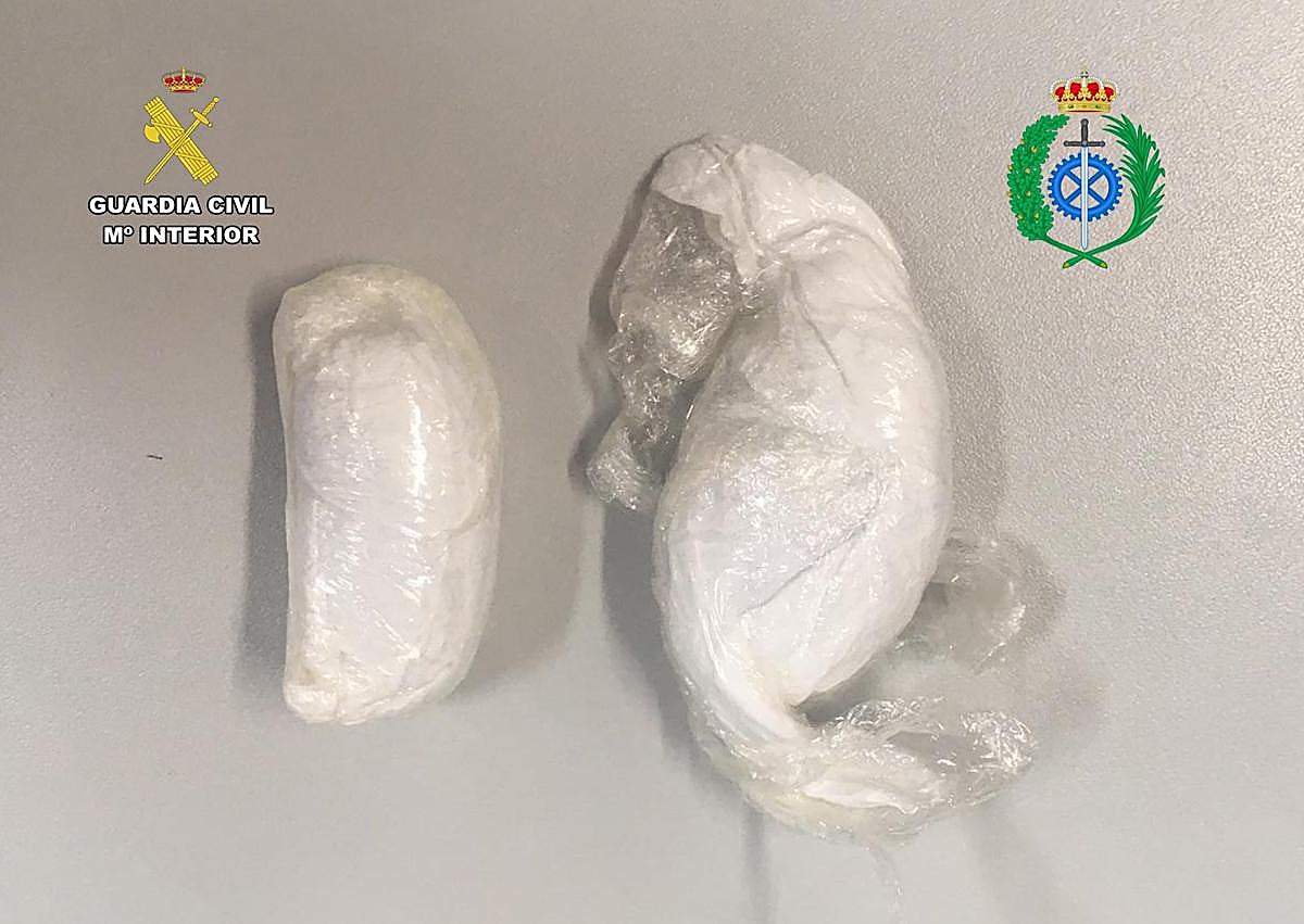 Imagen secundaria 1 - Sustancias incautadas en la operación