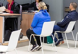 Los dos acusados, durante el juicio por la muerte de Pedro José Sáez.