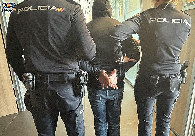 Seis detenidos por robar 26 móviles de una empresa de paquetería y revenderlos