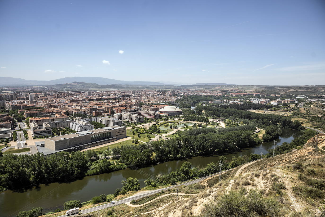 Río Ebro a su paso por la ciudad de Logroño.