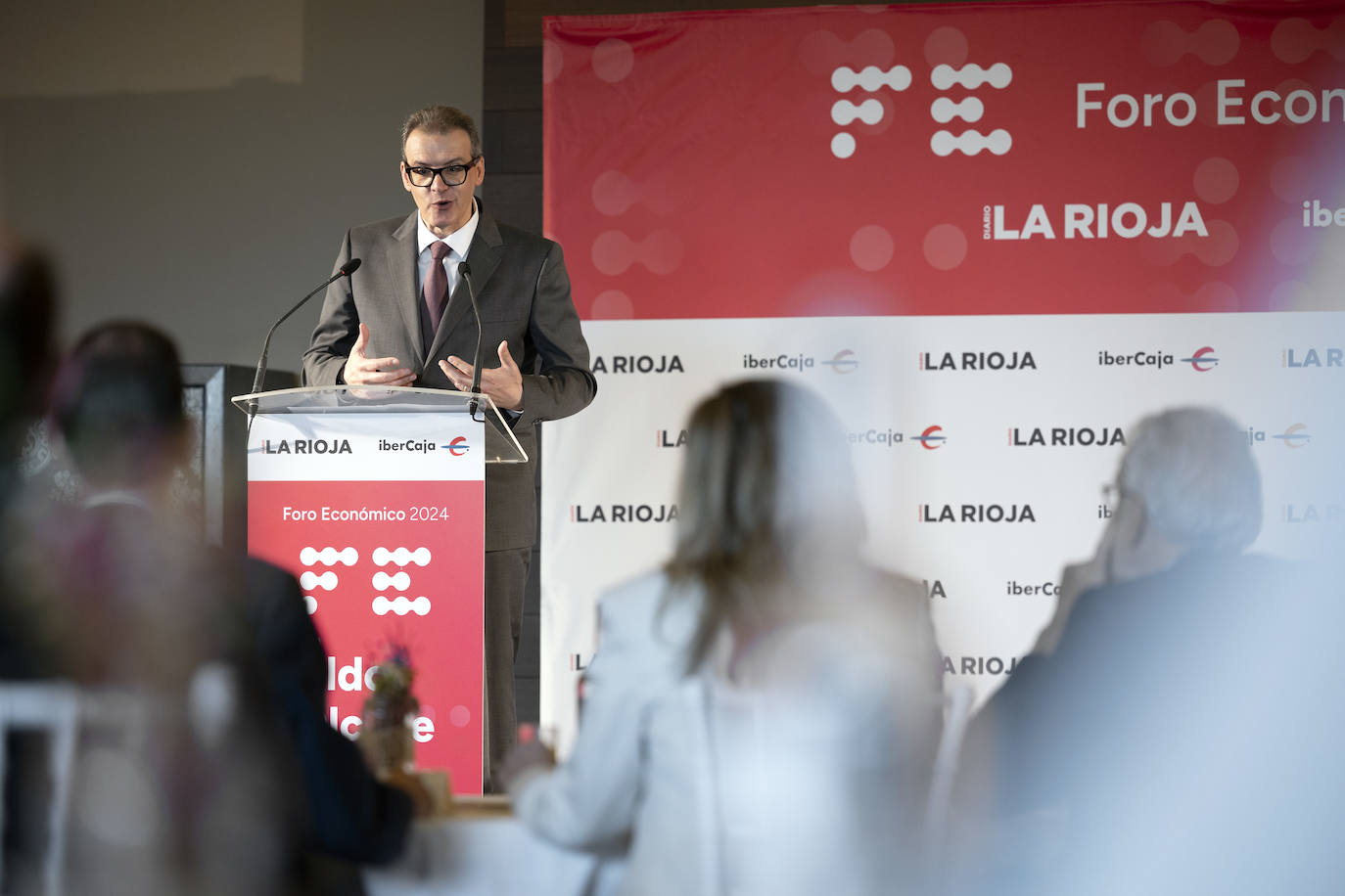 El economista Aldo Olcese participó en el foro económico de Diario LA RIOJA