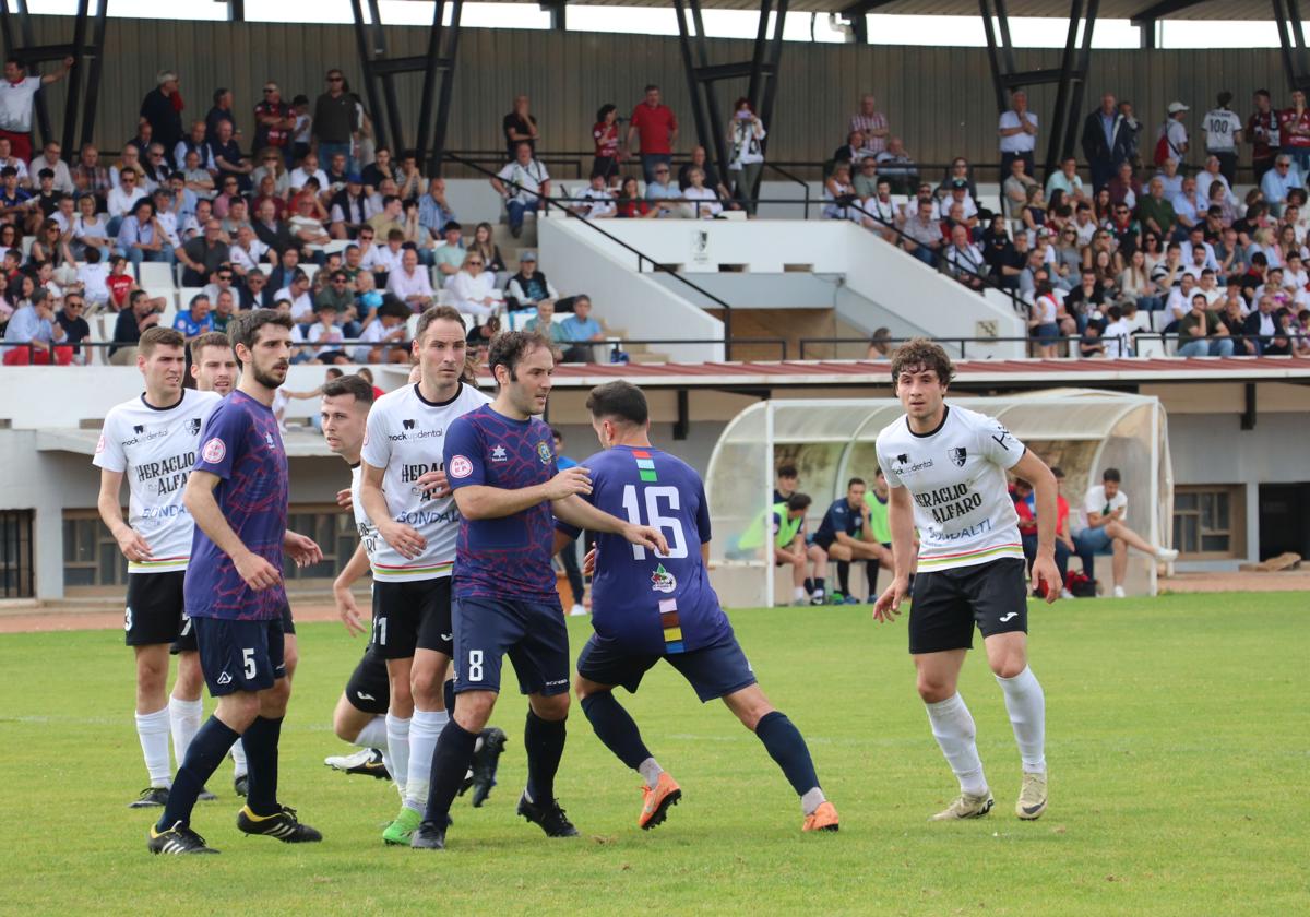 Imagen del último partido liguero en La Molineta, entre Alfaro y Anguiano