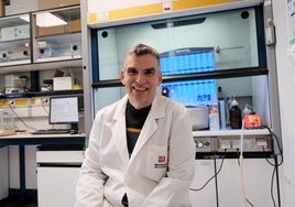 Francisco Corzana López, el martes en su laboratorio del Complejo Científico Tecnológico de la Universidad de La Rioja