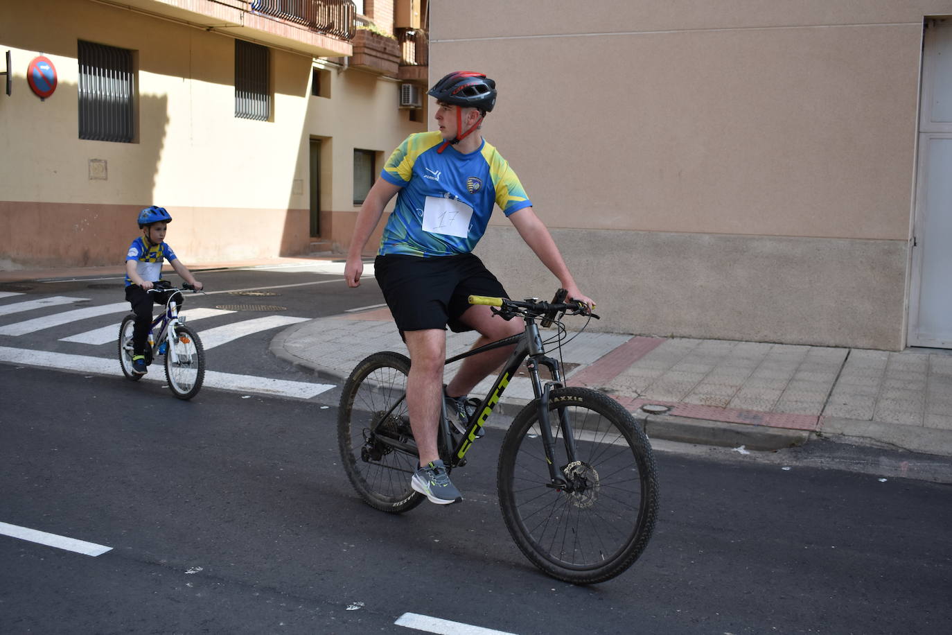 Ochenta ciclistas en el Día de la bici de Quel