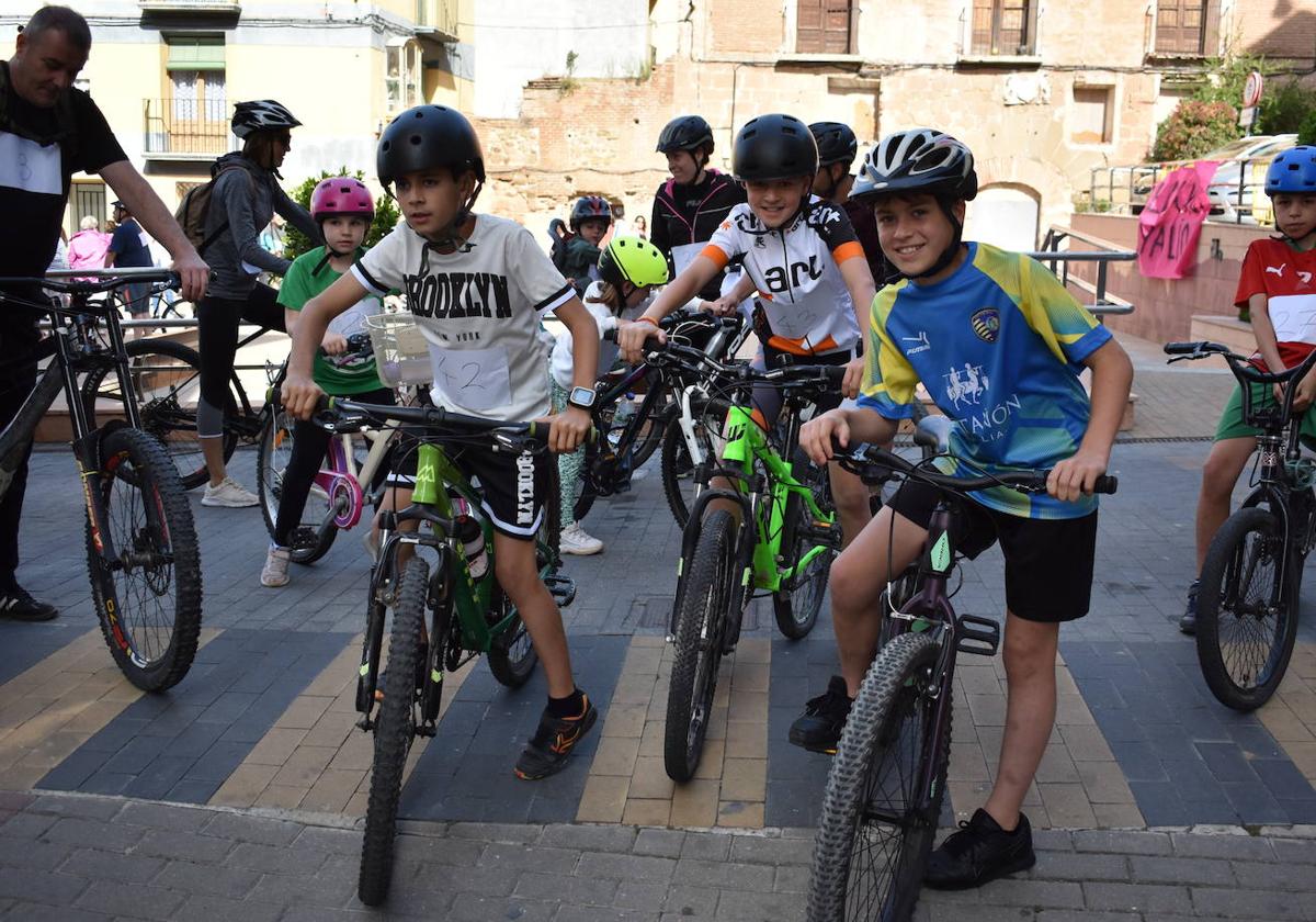 Ochenta ciclistas en el Día de la bici de Quel