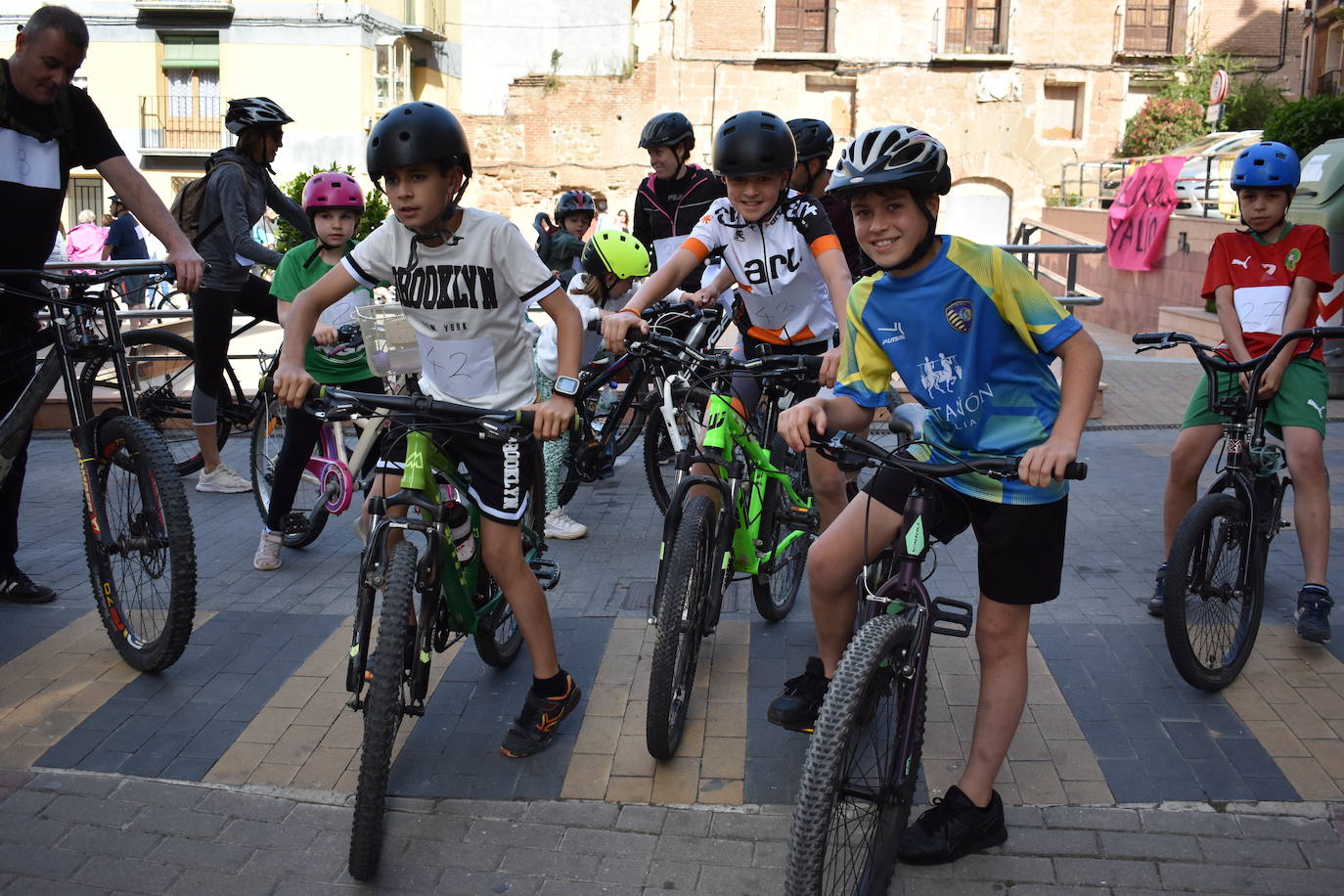 Ochenta ciclistas en el Día de la bici de Quel