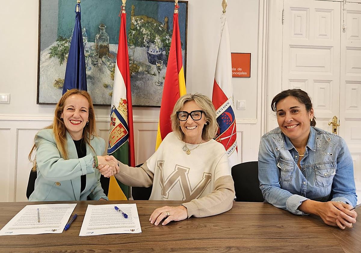 Firma de convenio del Consistorio y Tráfico.