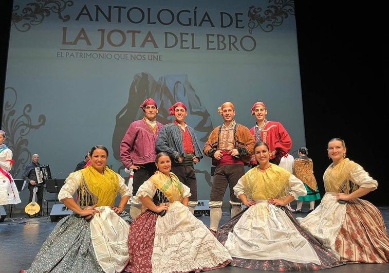 Antología de la Jota del Ebro, en una anterior representación en el Teatro Gayarre de Pamplona.