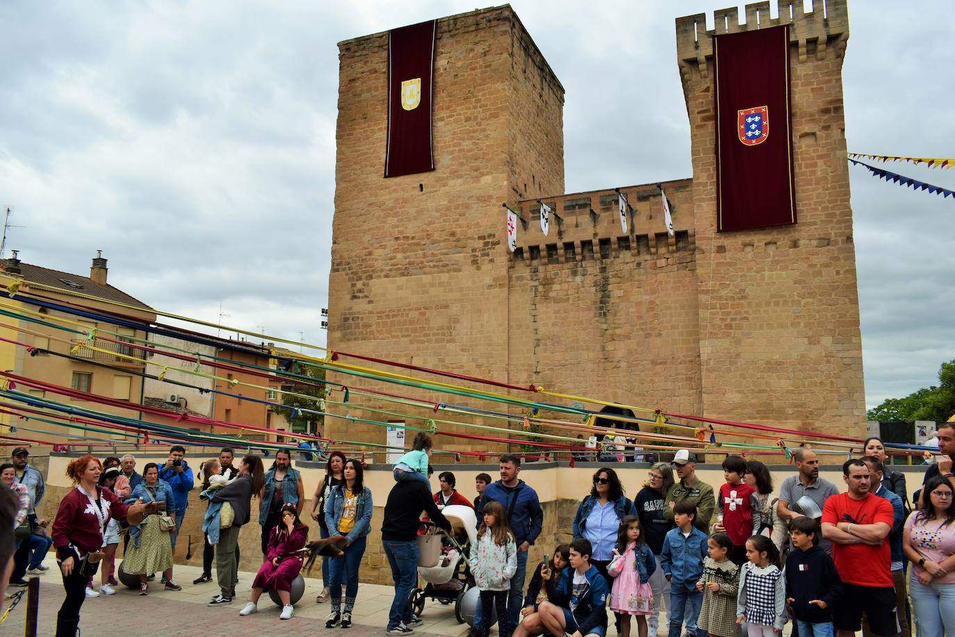 Agoncillo disfruta del XIV Mercado Medieval