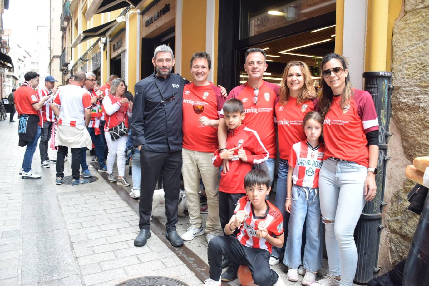 Ambiente blanquirrojo en la Laurel antes del UDL-Marbella