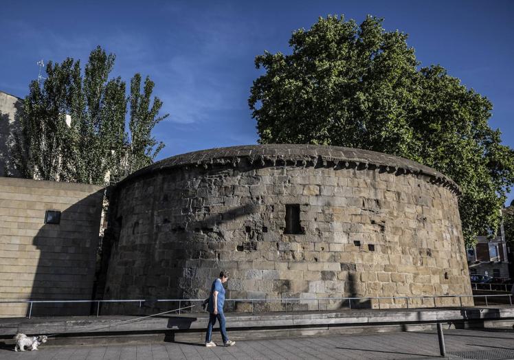 El conjunto, ayer defensivo, hoy casi monumental, en la actualidad y ya convertido en toda una seña de identidad de Logroño.