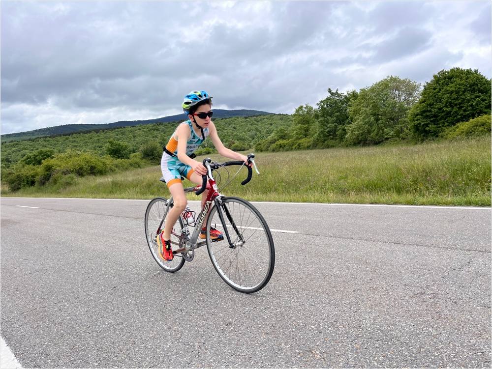 Del Alámo y Remírez ganan el triatlón de El Rasillo