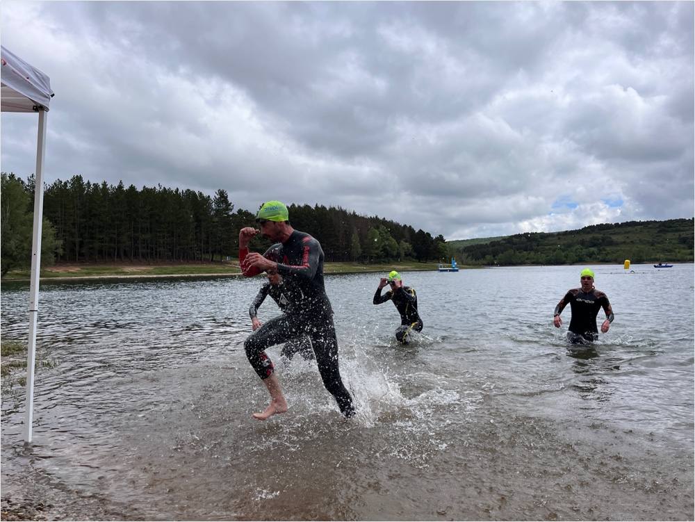 Del Alámo y Remírez ganan el triatlón de El Rasillo