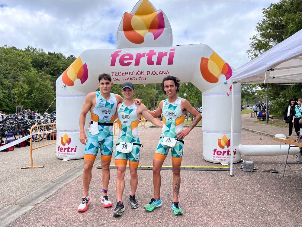 Del Alámo y Remírez ganan el triatlón de El Rasillo