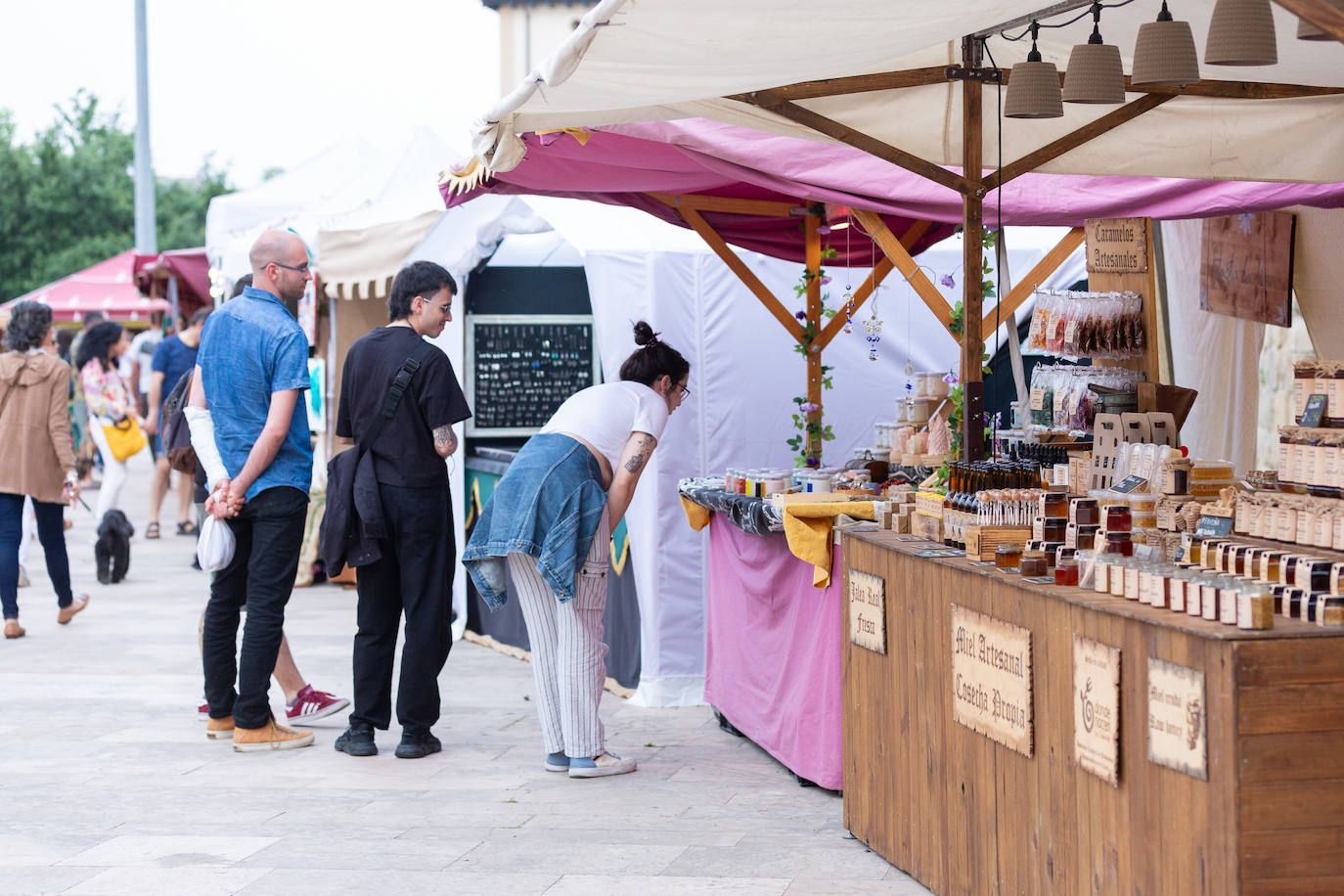 Logroño disfruta de los mercados de San Bernabé