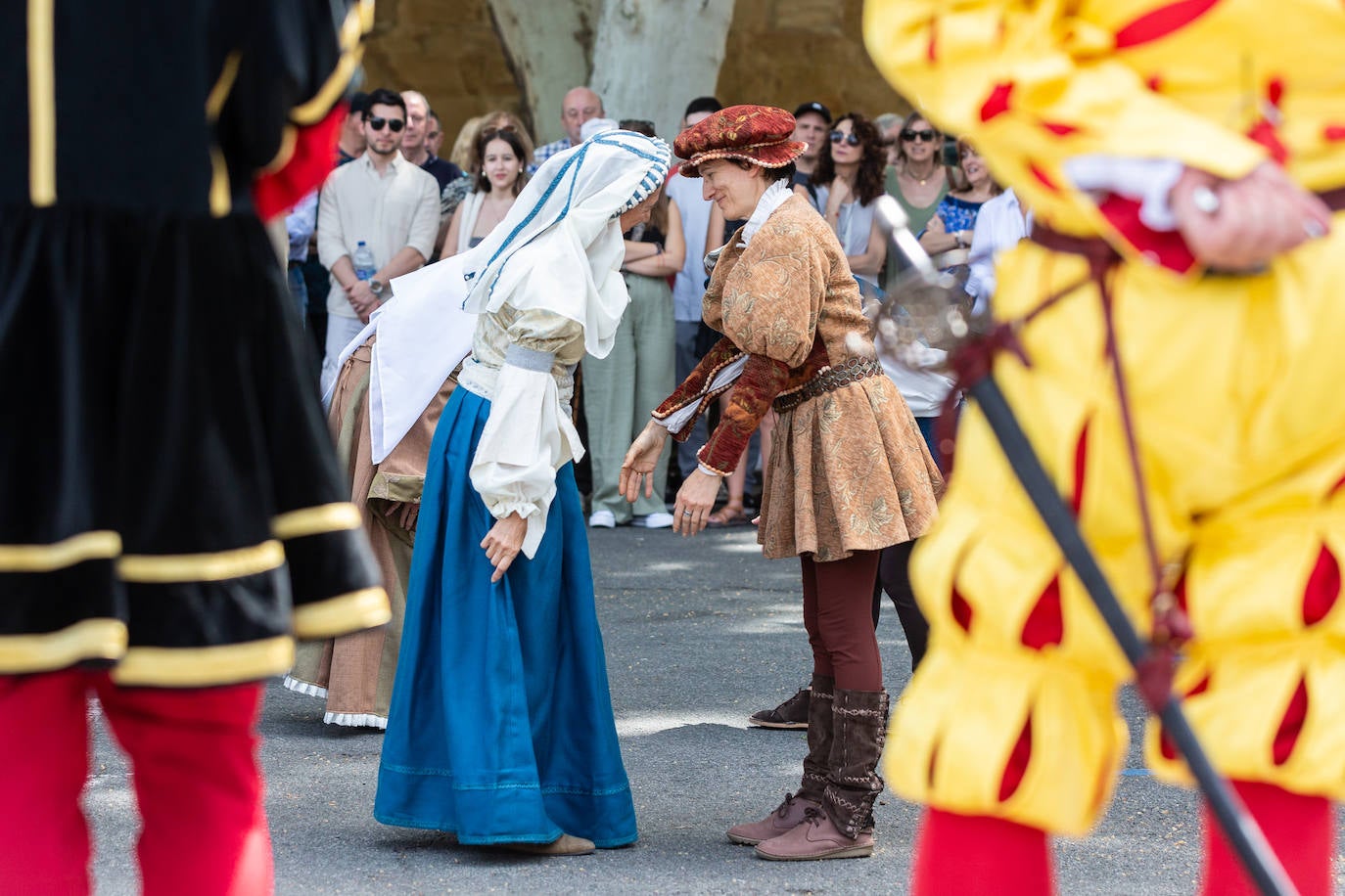 Desfile de Carlos V por las calles de Logroño