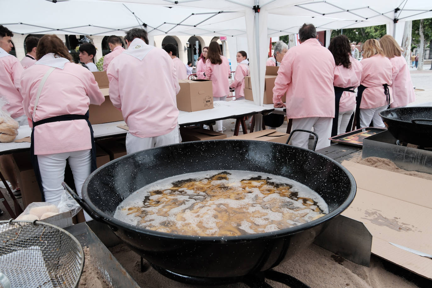 Degustación de calamares en El Espolón, por la peña Aster