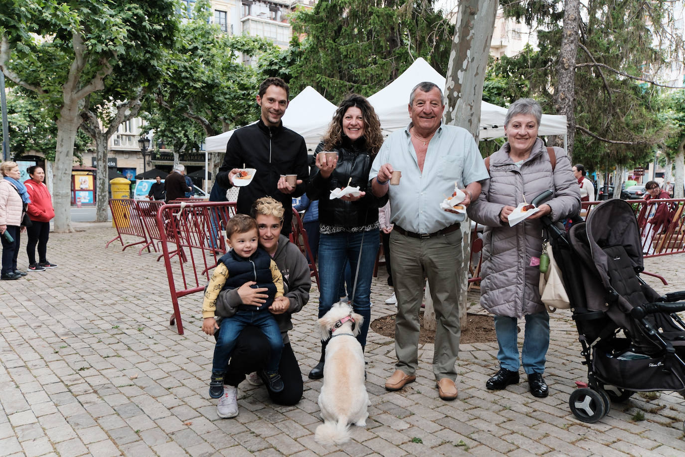 Degustación de chorizo en la Glorieta, a cargo de la peña La Alegría