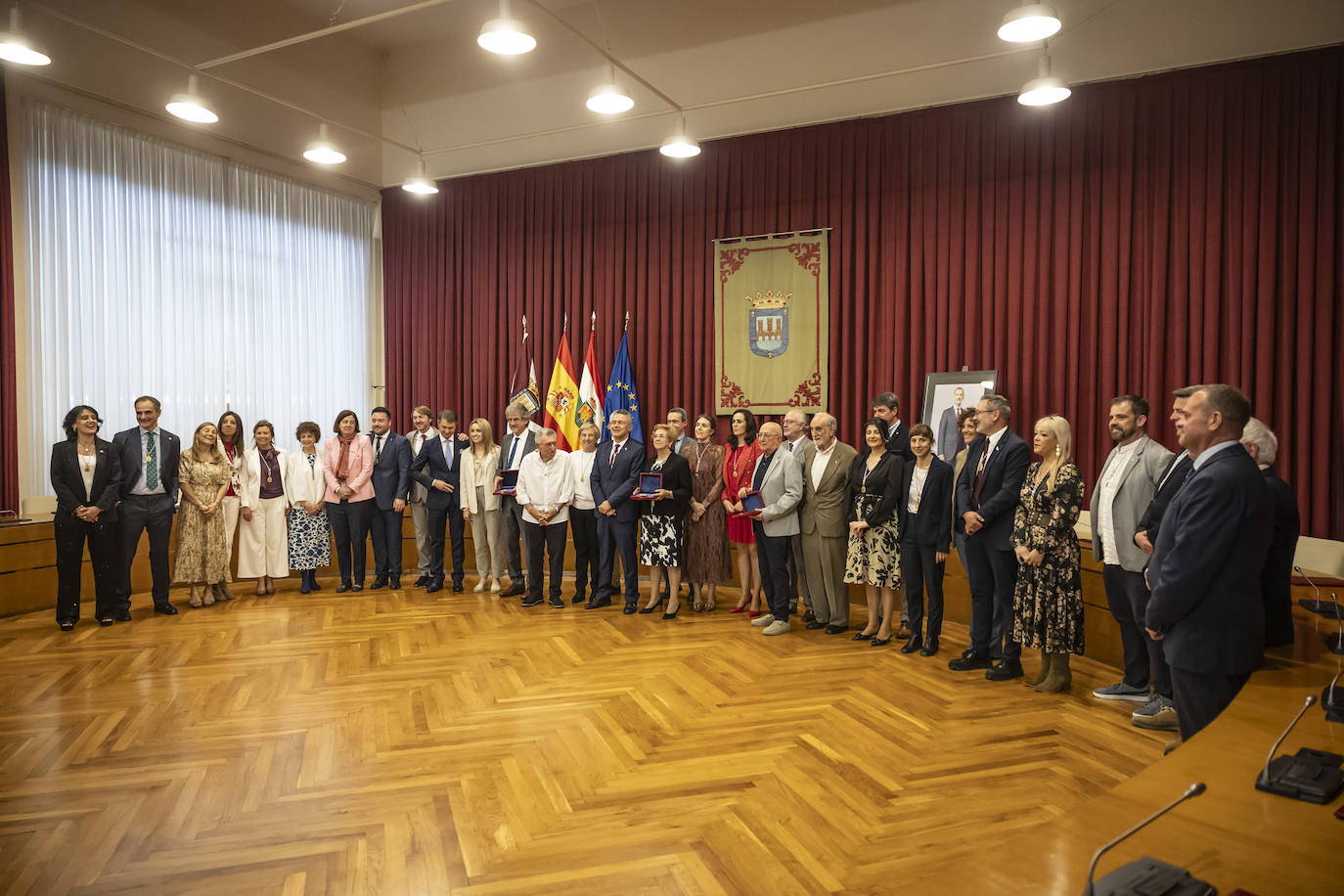 Calzada, Ibarrula y Sáenz, insignias de San Bernabé