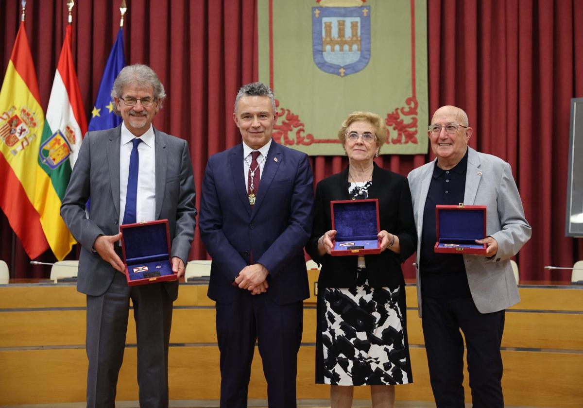 Entrega de las insignias, esta mañana.