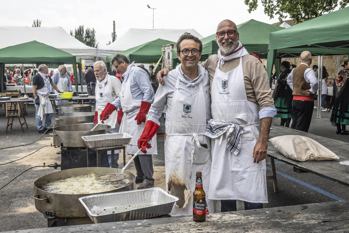 Logroño cumple con la tradición del reparto del pez