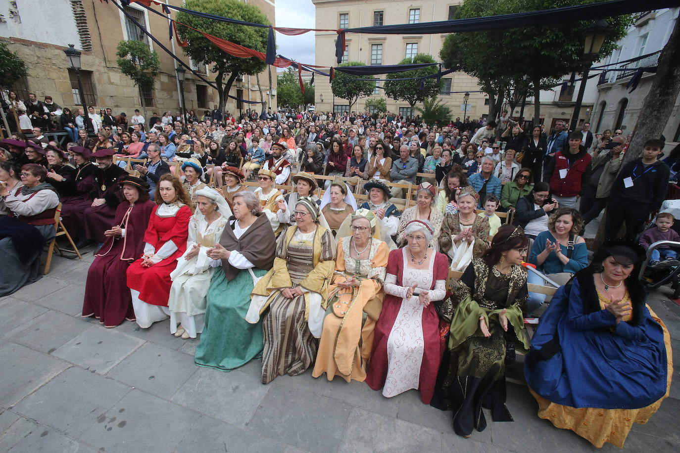 Homenaje a la Ciudad de Logroño. Llegada de Carlos V y entrega de la Flor de Lis al Escudo de Logroño