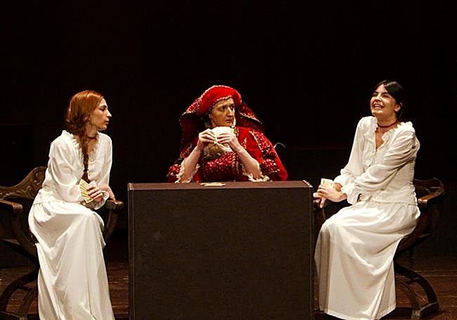 Apellániz, Pascual y Duval, durante una escena de 'Mujeres'.