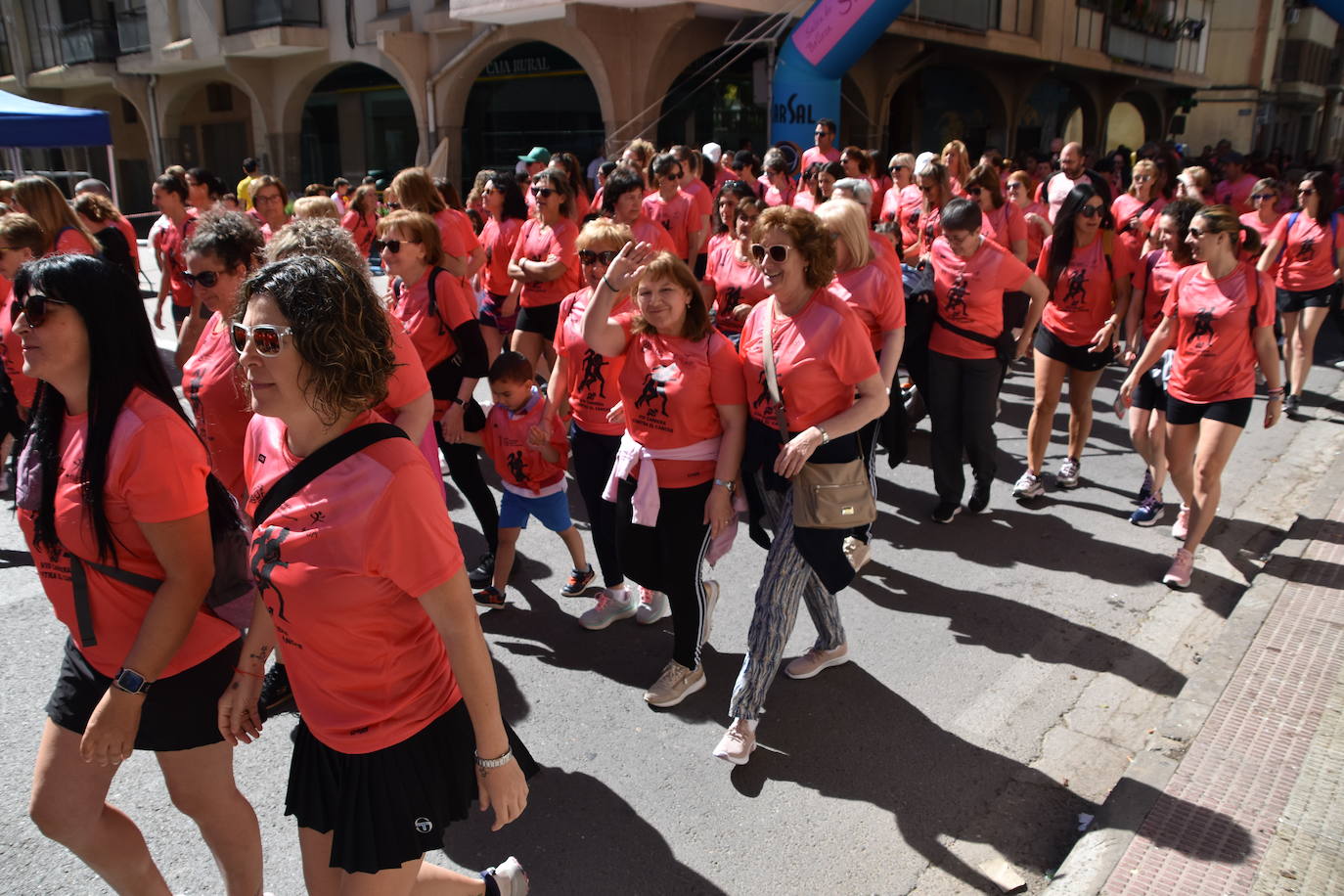 Deporte en la calle y VIII carrera a favor de la AECC en Autol