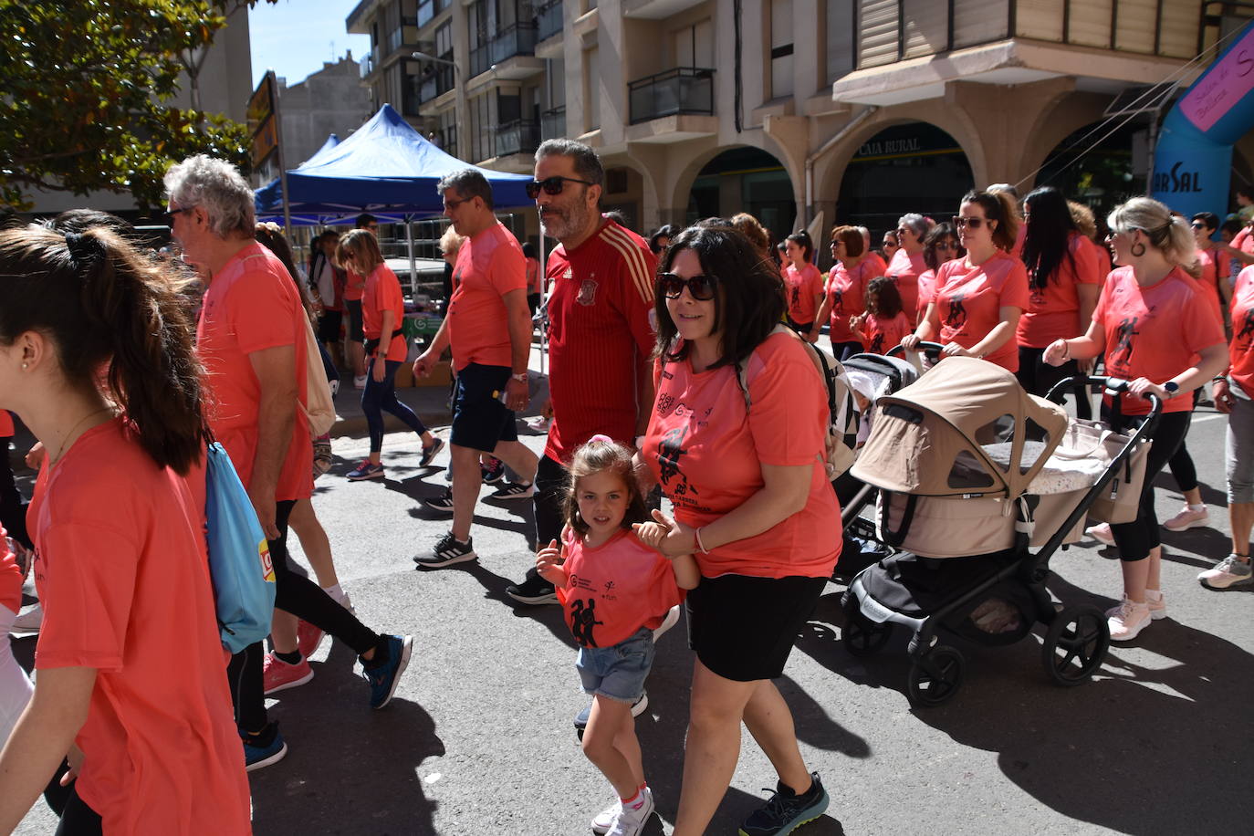 Deporte en la calle y VIII carrera a favor de la AECC en Autol