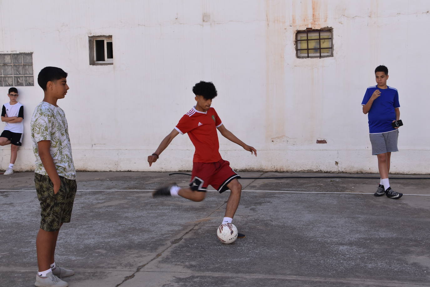 Deporte en la calle y VIII carrera a favor de la AECC en Autol
