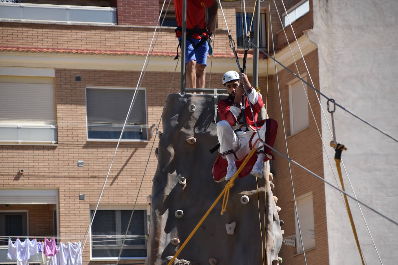 Deporte en la calle y VIII carrera a favor de la AECC en Autol