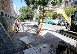 Obras junto al Palacio de Justicia para soterrar los contenedores.