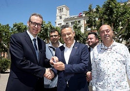 Acto de entrega de llaves en El Espolón este miércoles.