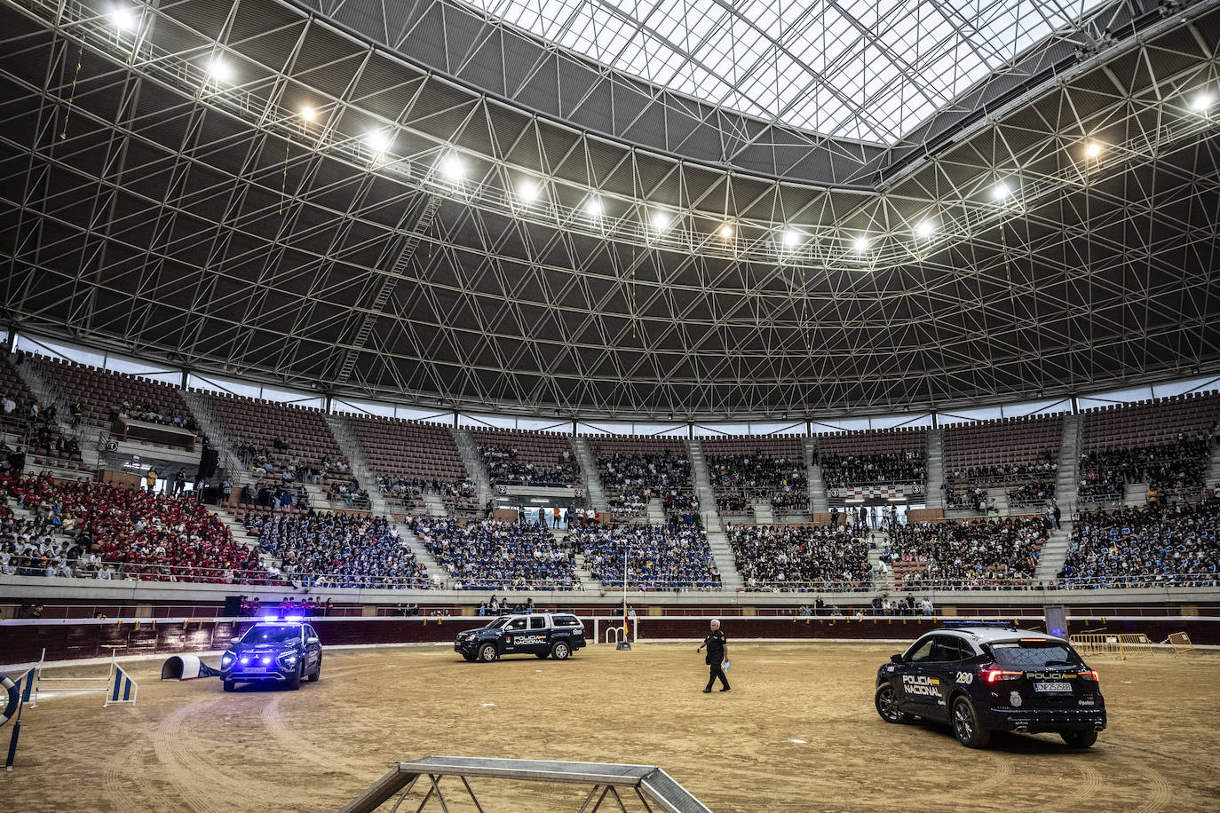 Exhibición de la Policía Nacional para niños en La Ribera