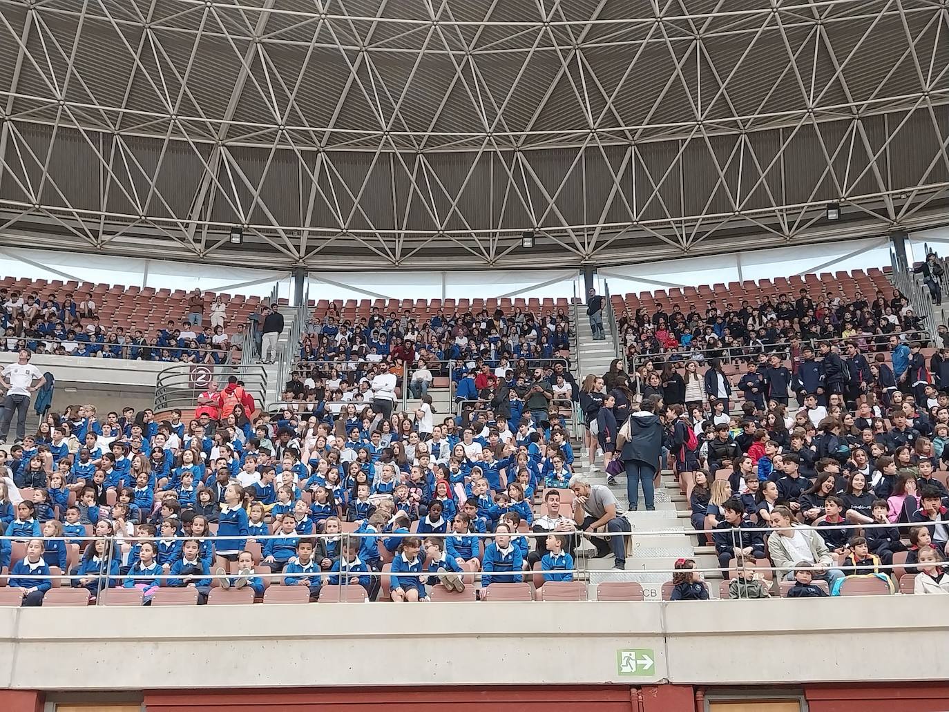 Exhibición de la Policía Nacional para niños en La Ribera