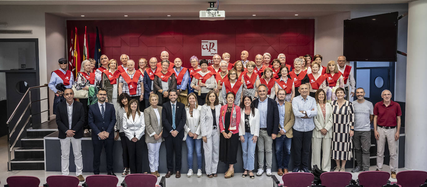 Graduación de adultos en la Universidad de la Experiencia