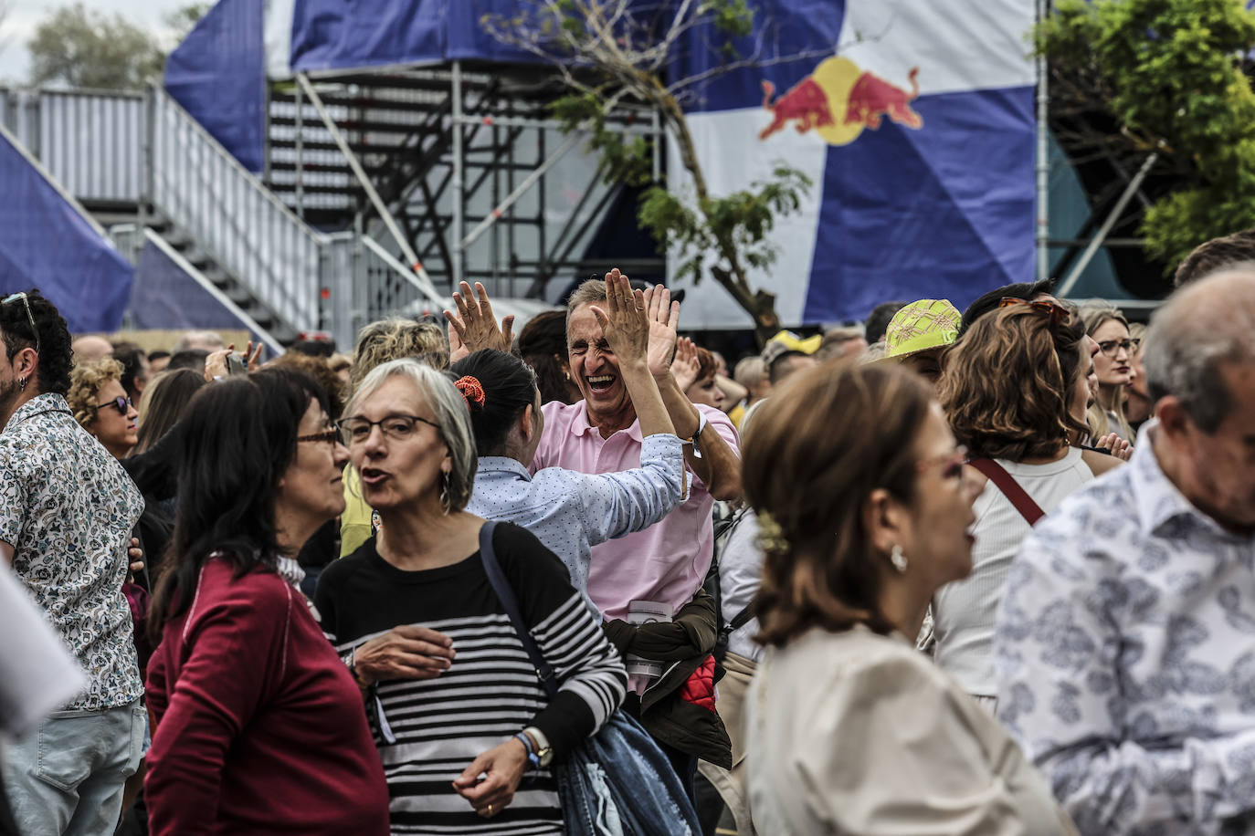 Bustamante pone a bailar al Gran Reserva