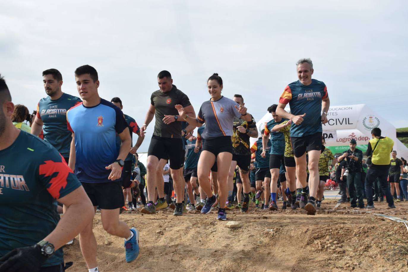 Intensidad en el inicio de la Gladiator Race en Logroño
