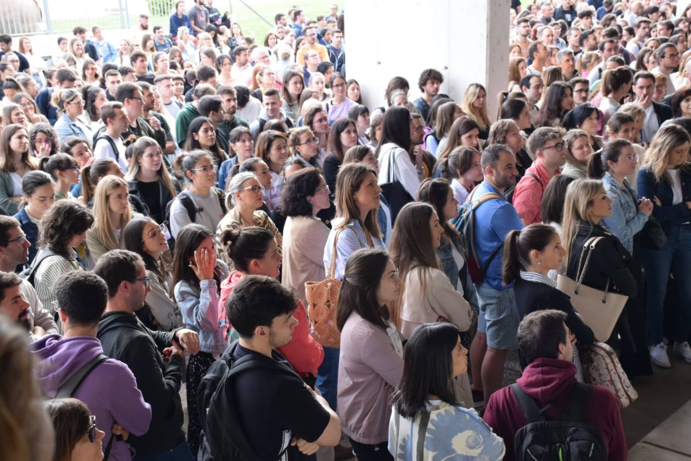 Cientos de aspirantes, en las oposiciones de Educación