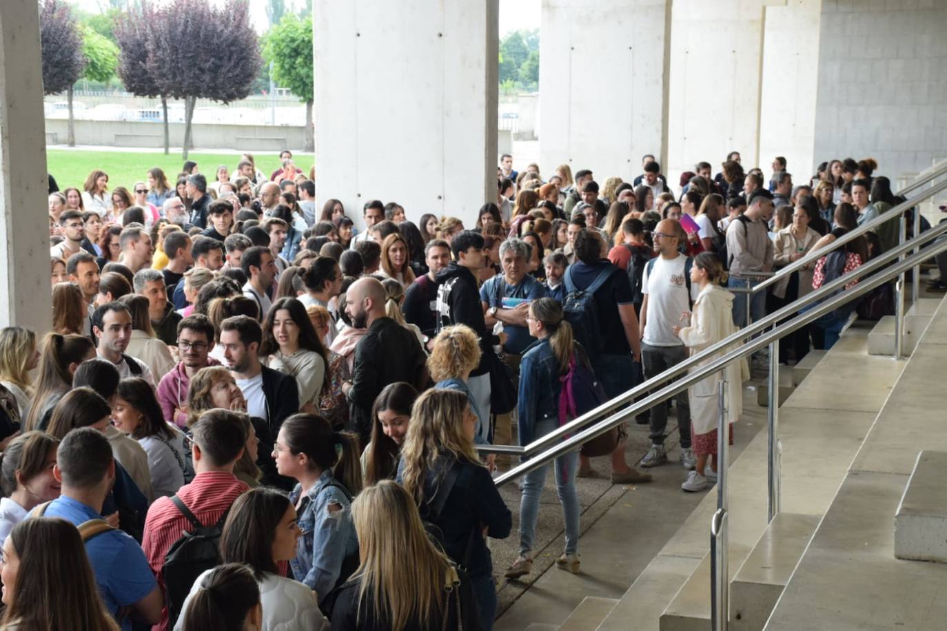 Cientos de aspirantes, en las oposiciones de Educación