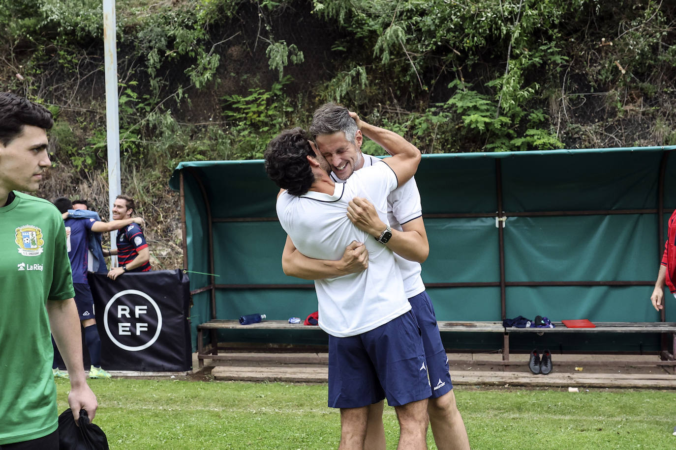 Anguiano celebra el ascenso de su equipo a Segunda Federación